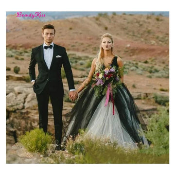 Runhufu And White Tulle Wedding Gowns V-Neck Sexy Backless Long A-Line Bridal Gowns robe de mariee Halloween Wedding Gowns